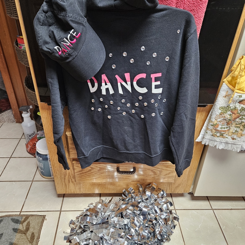 Fruit of the Loom Black Dance Hoodie and Cap Set